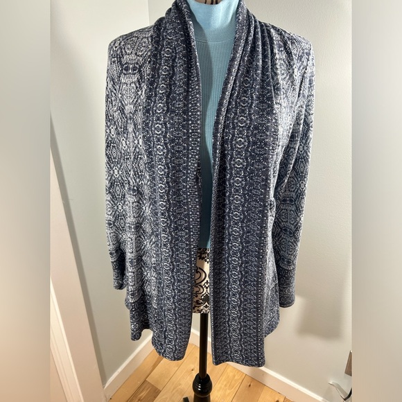 LILA ROSE dressy/ casual light cardigan boho pattern navy and white - Picture 1 of 4